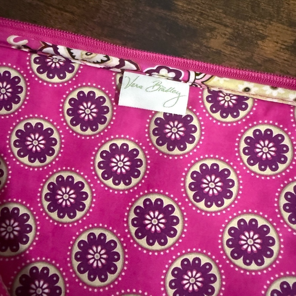 Vera Bradley Zip Around Laptop Sleeve - Picture 2 of 3